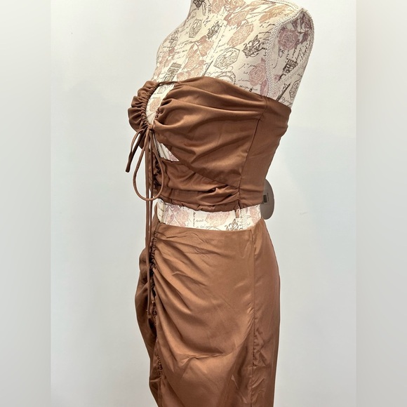 PRINCESS POLLY Brown strapless ruched cutout top and maxi skirt size 6. - Picture 4 of 14